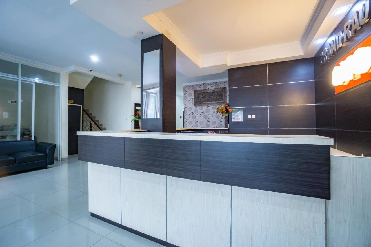 Hotel Oyo 2357 Syariah Grand Raudhah 2*