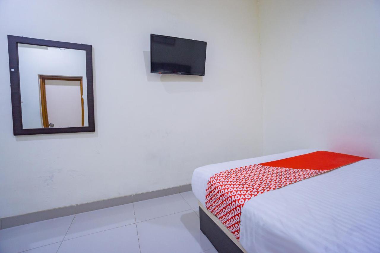 Oyo 2357 Syariah Grand Raudhah Hotel 2*