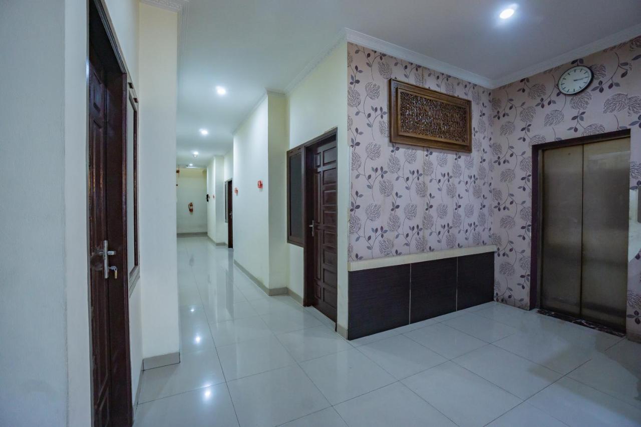 Oyo 2357 Syariah Grand Raudhah Hotel Jakarta