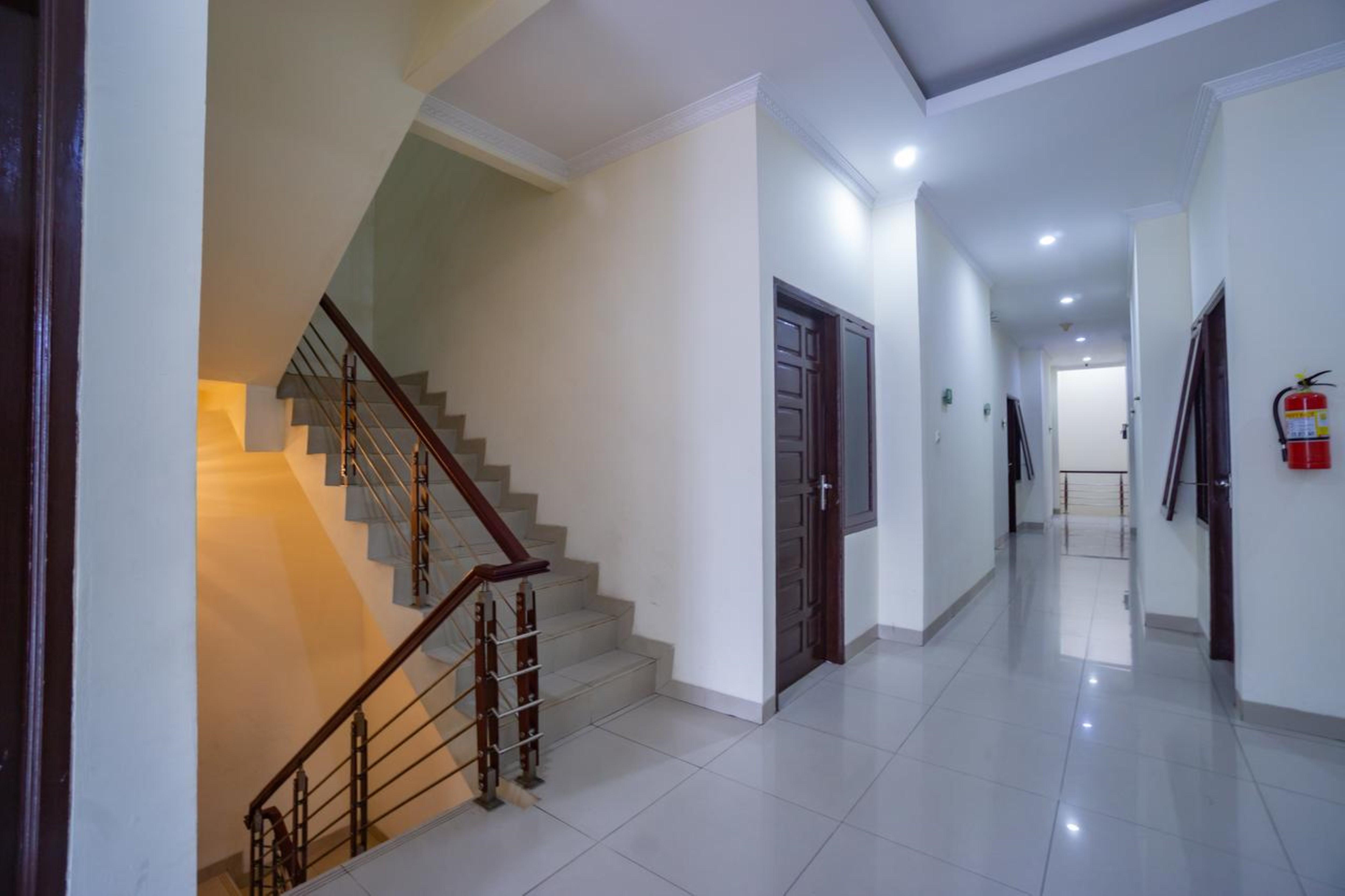 Oyo 2357 Syariah Grand Raudhah 2* Jakarta