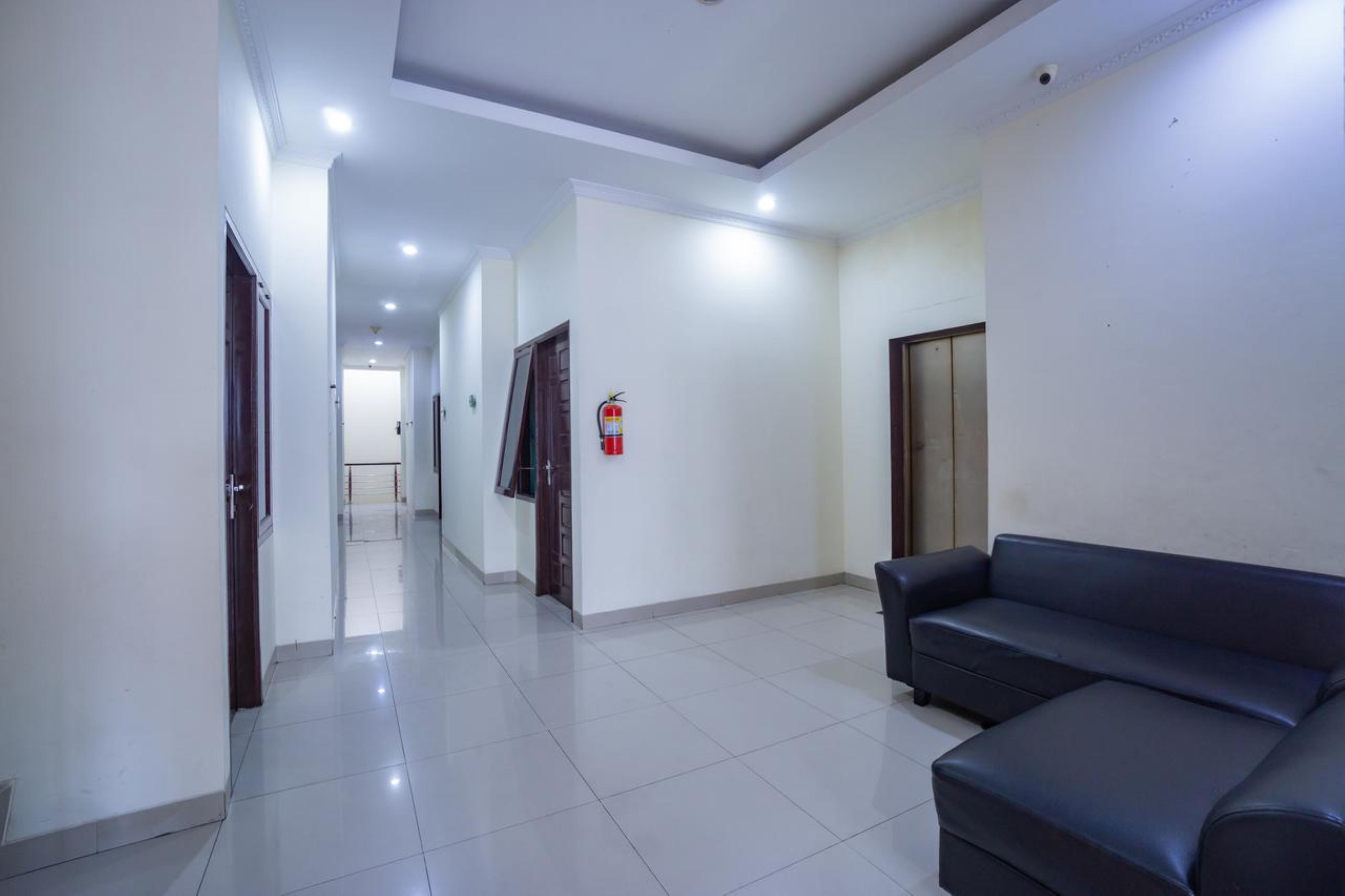 Oyo 2357 Syariah Grand Raudhah Hotel